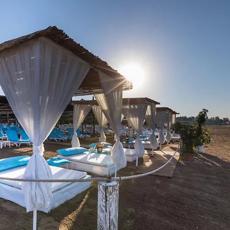 Helios Hotel Side